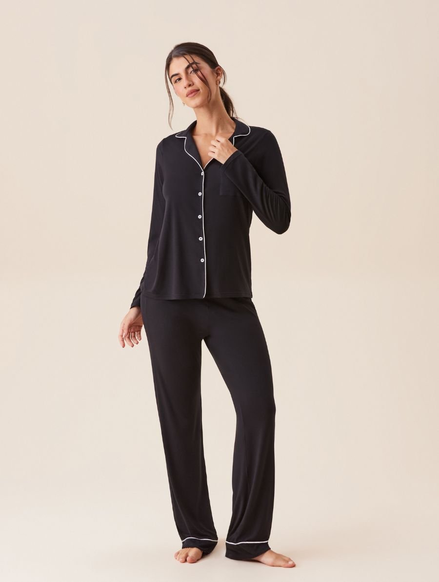 Pijama Longo Em Viscose Com Vivo Contrastante Flora Preto — foto 1